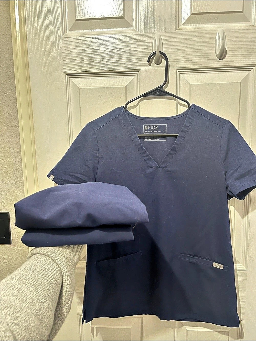 FIGS Catarina One-Pocket Scrub Top Short Sleeve Scrub Top in Blue Like New